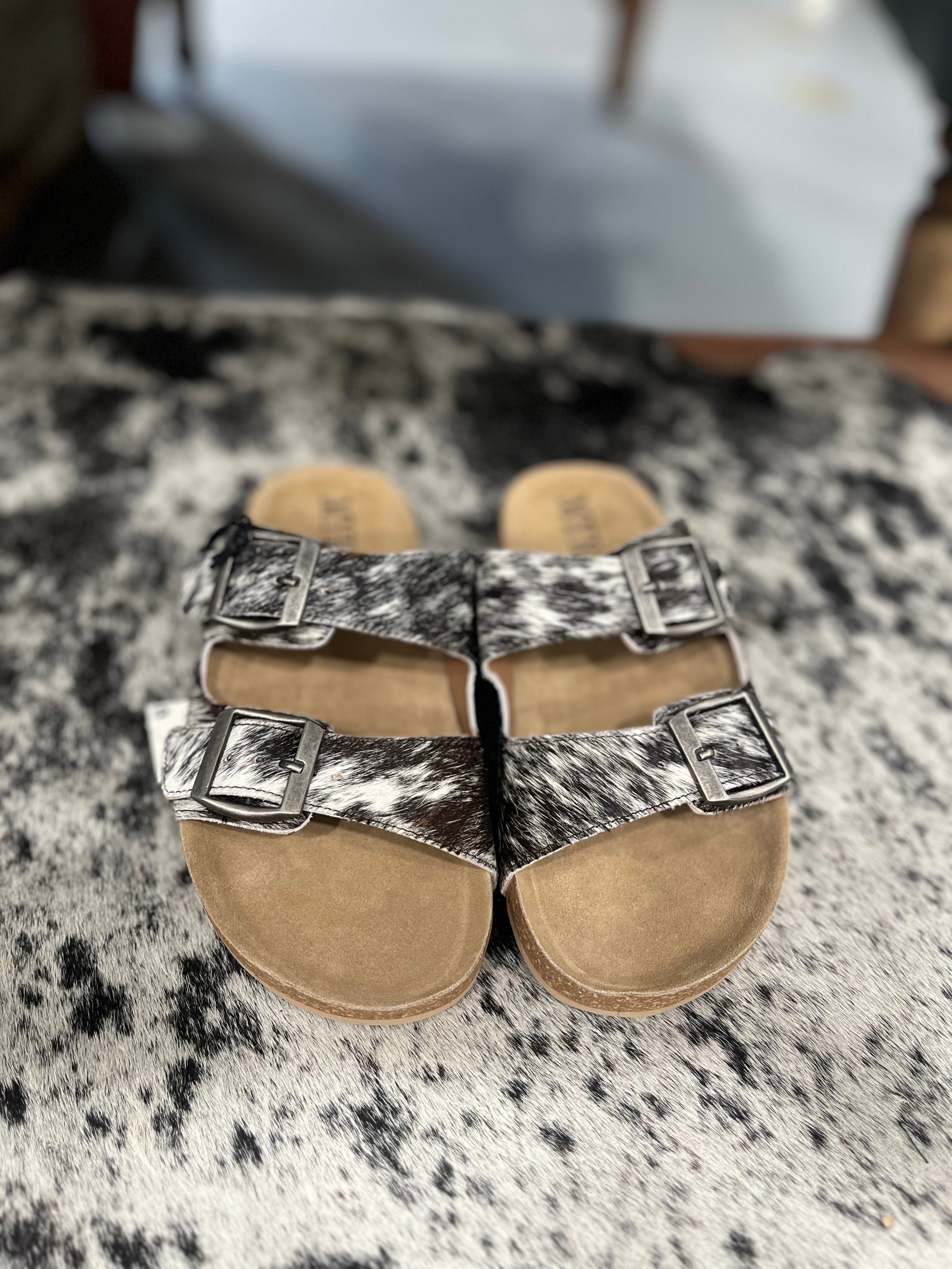 The Corriente Sandals