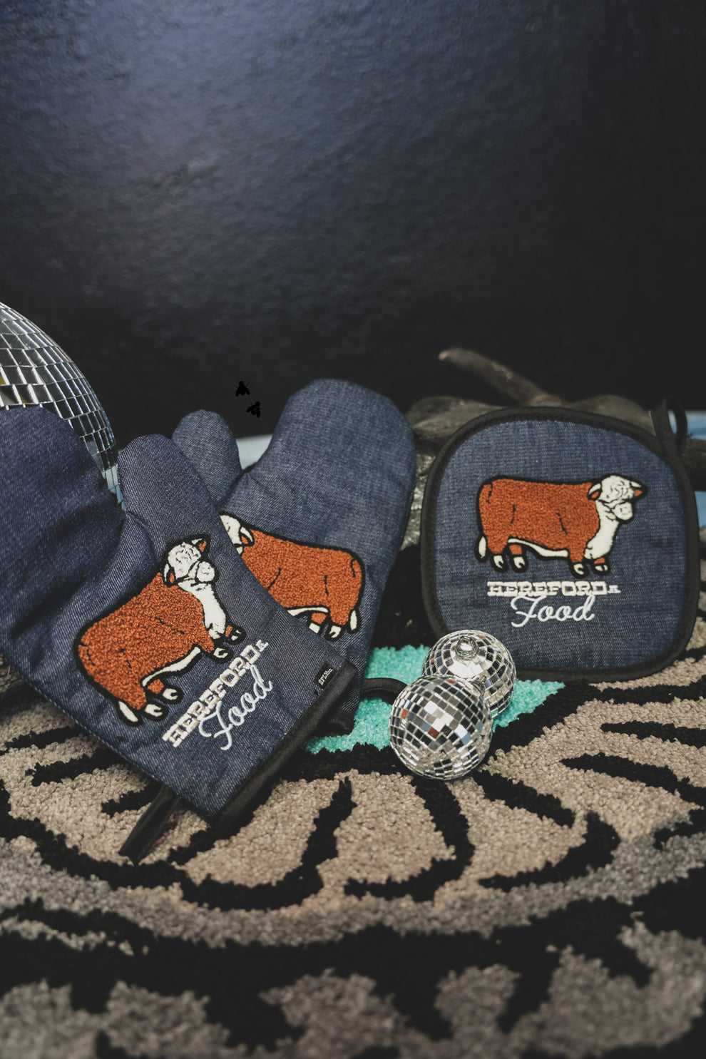 The Denim Hereford Oven Mitt Set