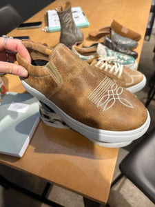 The Boot Stitch Shoes Brown PREORDER